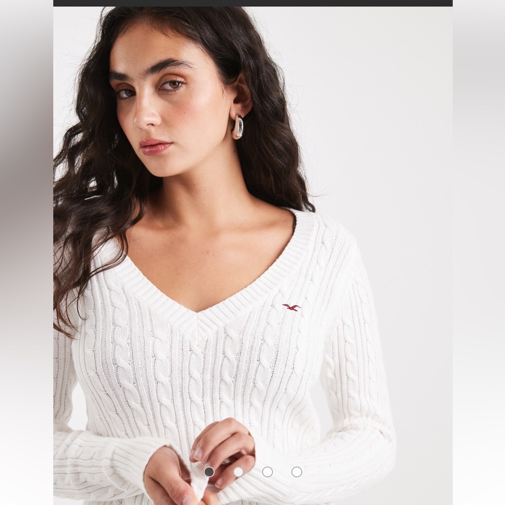 Hollister cable knit icon logo v-neck jumper in white